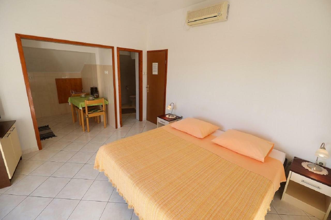 Studio Apartments Pavin ザダル エクステリア 写真